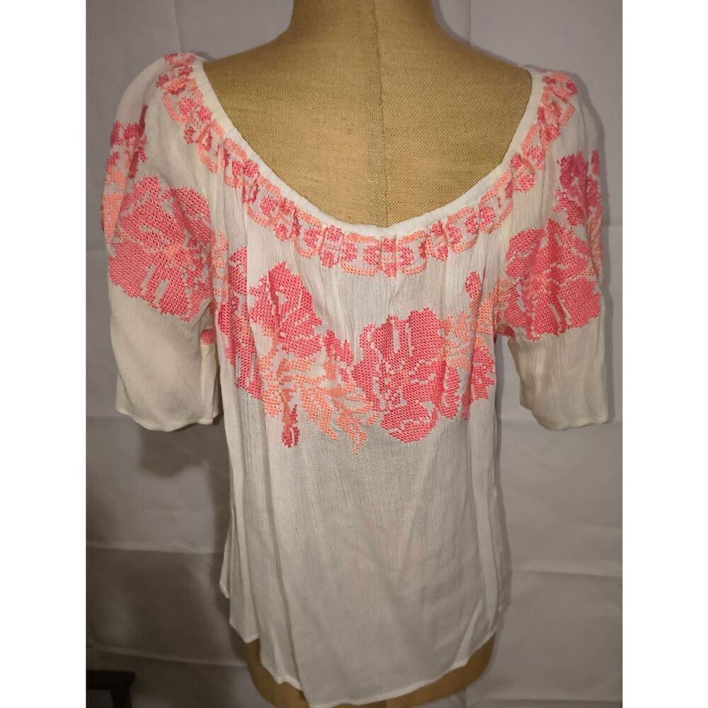Cabo off-shoulder blouse ivory w pink orange floral embroidery Izzy & Lola Size
